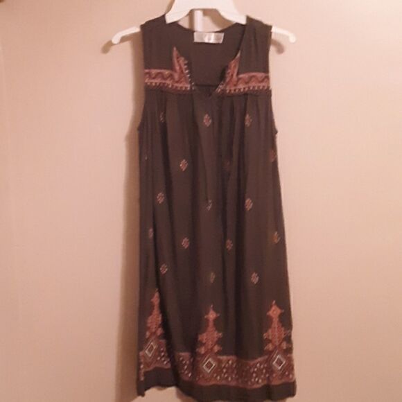 Time and Tru Dresses & Skirts - 💫💫💫TIME & TRU 100% RAYON OLIVE GREEN BOHO MINI SHIFT DRESS S(4-6)